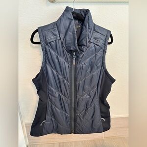 Athleta Rock Ridge PrimaLoft puffer vest